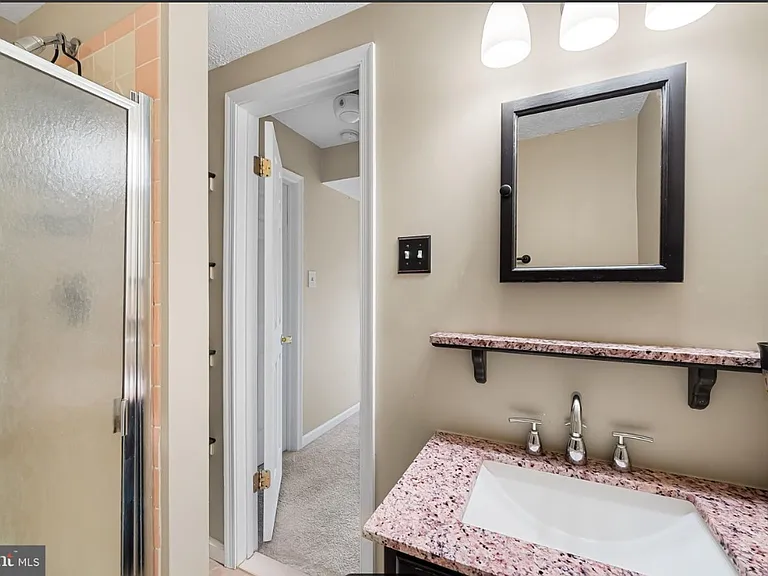 4592 Kingscup Ct — Photo 4