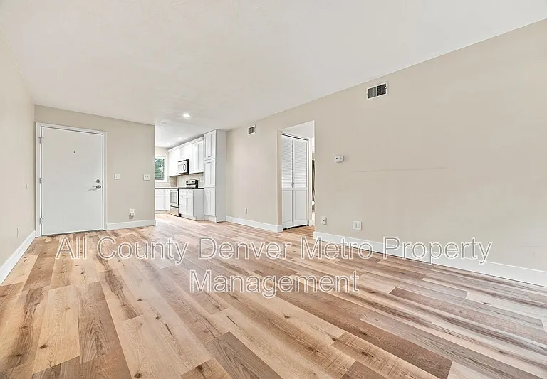 433 Wright St #101 — Photo 6
