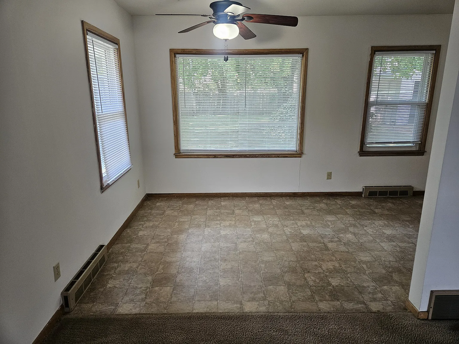 3 bed, 1350 sqft, $1,700 — Photo 3