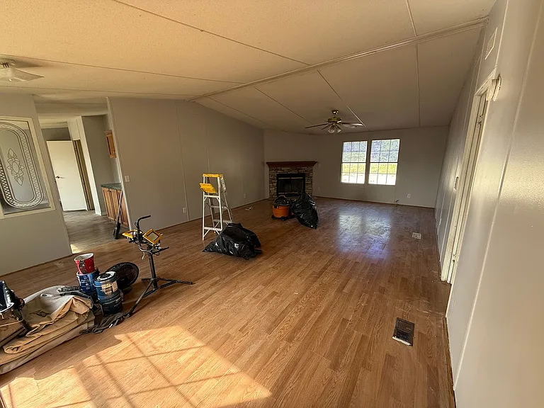 156 Sonnyland Dr — Photo 2