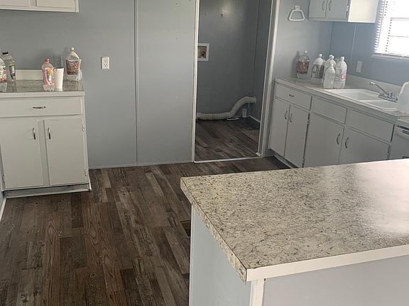 5th image of 216 Lakeshore Dr