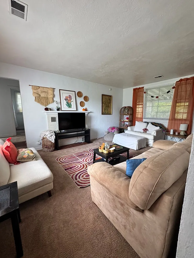 4 Bedroom Available August 2027! Monthly rent $3,240.00 — Photo 4