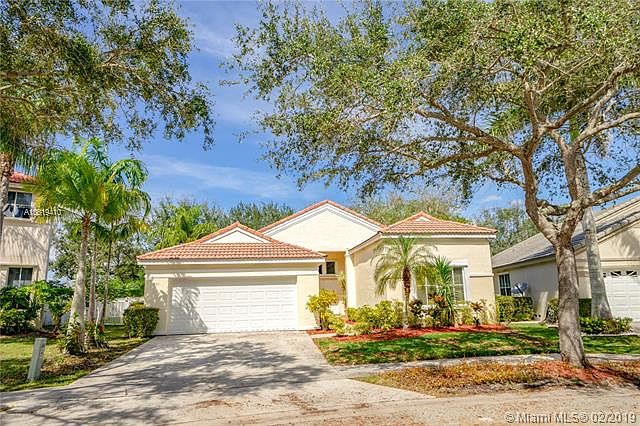 1st image of 661 Carrington Ln