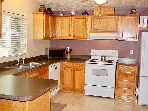 4th image of 21201 NE 58th St Unit 21