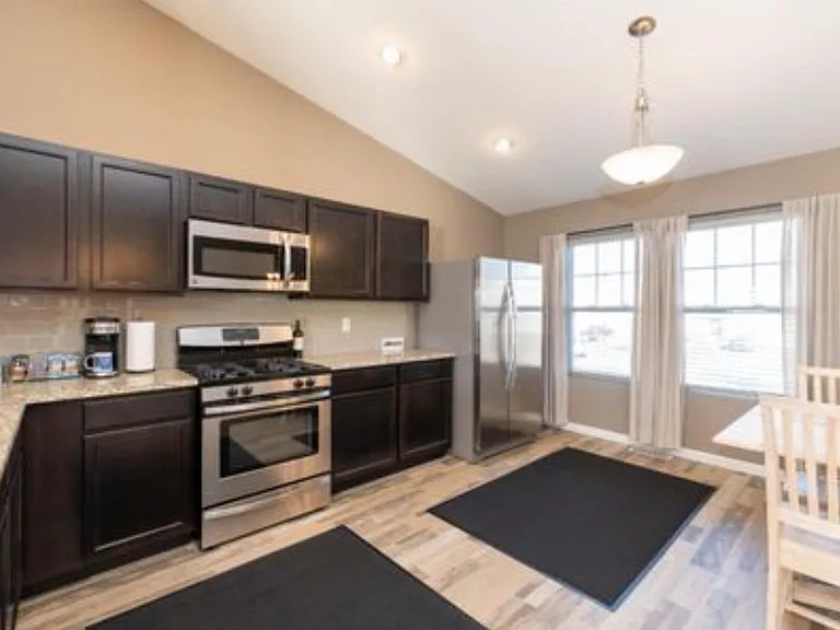 1205 Gardner Pond Ln — Photo 4