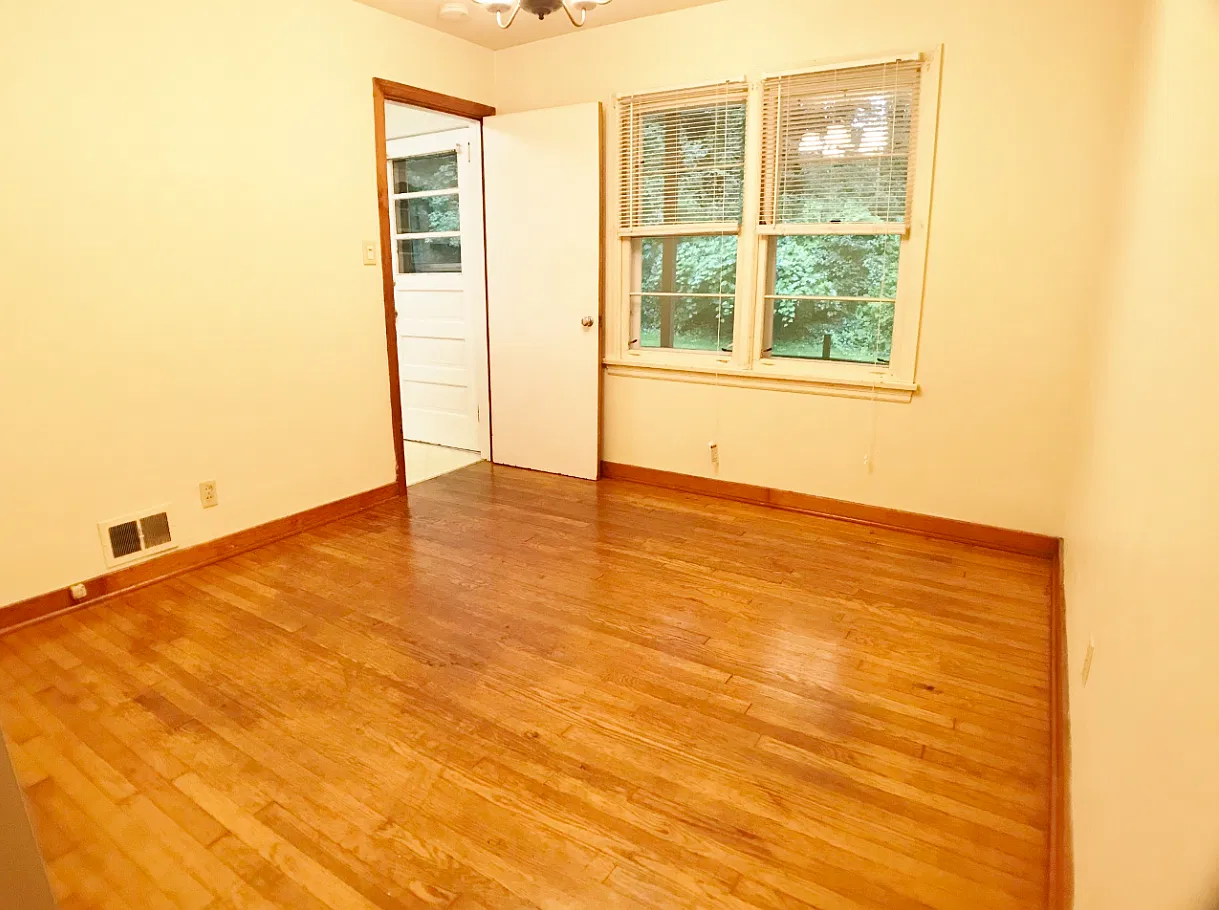466 Martin Ter — Photo 4