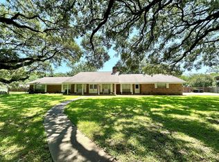 4 Renwick St, Bay City, TX 77414