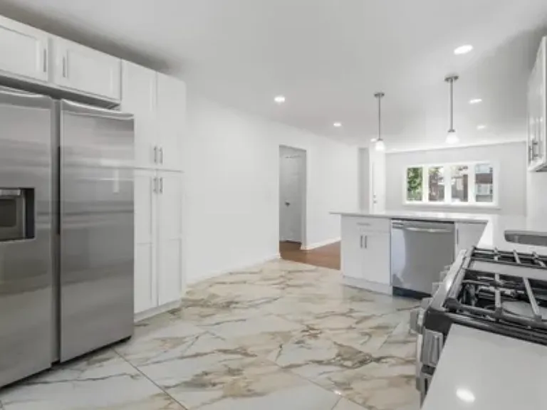 323 S Wood Ave — Photo 2