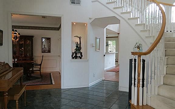 2nd image of 301 Highland Ct