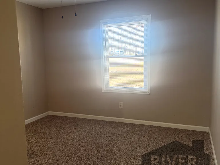 212 Woodcastle Dr — Photo 12
