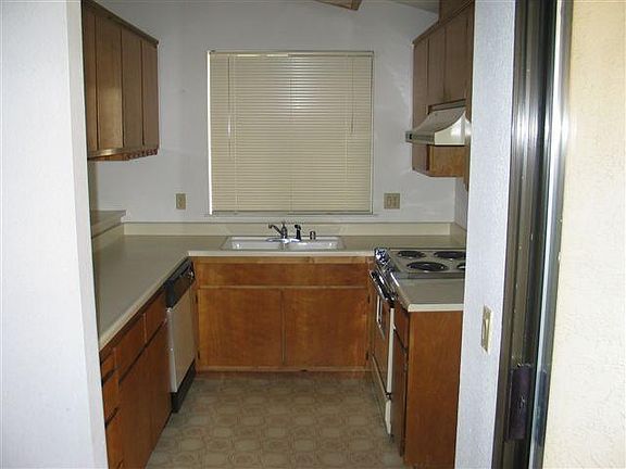 5th image of 1325 Chignahuapan Way
