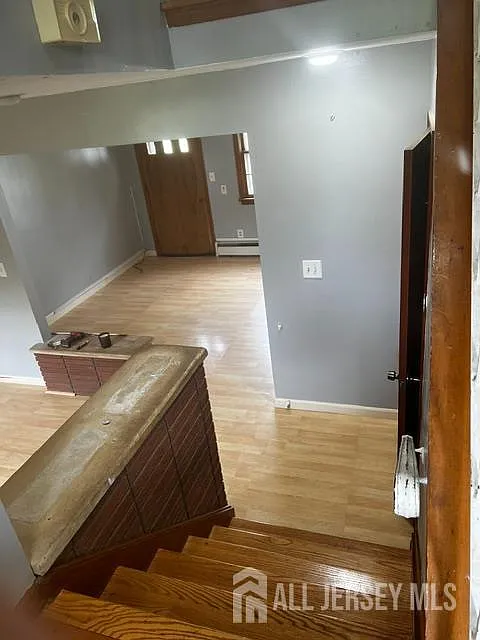 4 bed, 2.0 bath, 1632 sqft, $3,700 — Photo 2