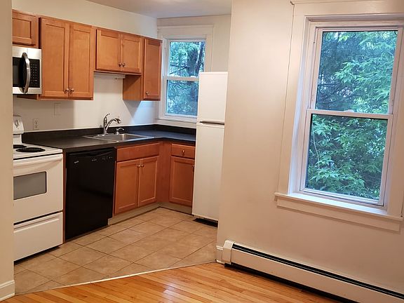 3rd image of 218 Green St #7