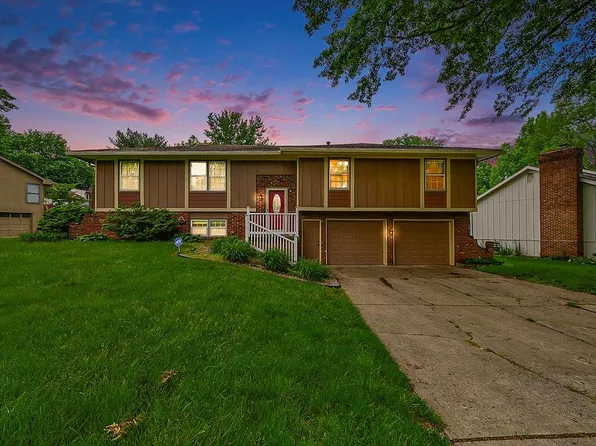 6706 NW Mirror Lake Ter, Kansas City, MO 64152