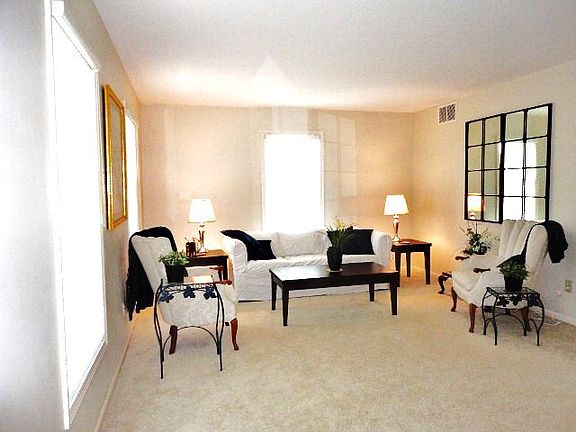 4th image of 1909 Whitney Woods Dr