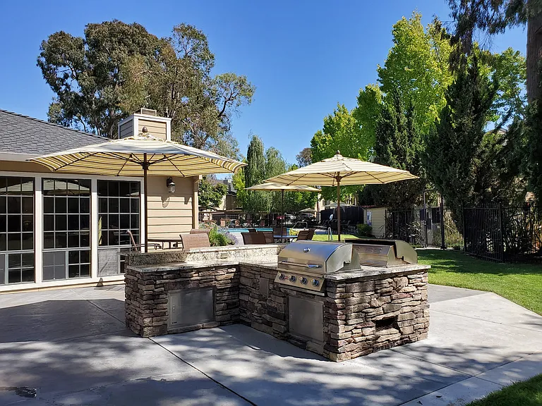 Club Pacifica Apartments — Photo 10