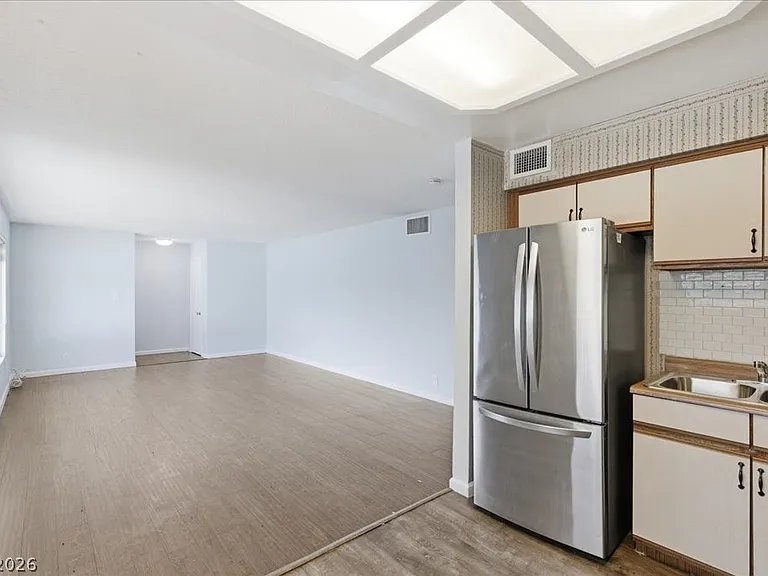1700 Rexford Dr #209 — Photo 20