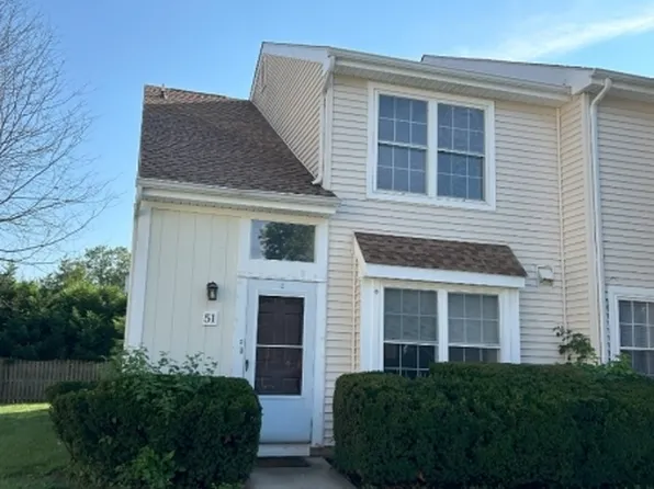 51 Canterbury Cir, Somerset, NJ 08873