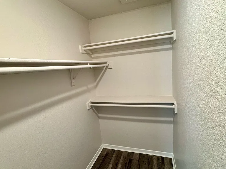 4019 Evergreen St — Photo 11