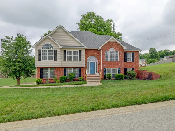2536 Tennyson Dr, Clarksville, TN 37040