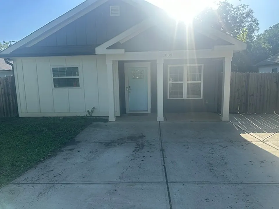 3009 Reid Ave