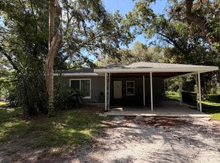 305 W Country Club Dr, Tampa, FL 33612