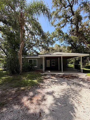 305 W Country Club Dr Photo 1