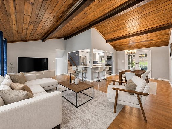 4th image of 4044 Briarwood Dr