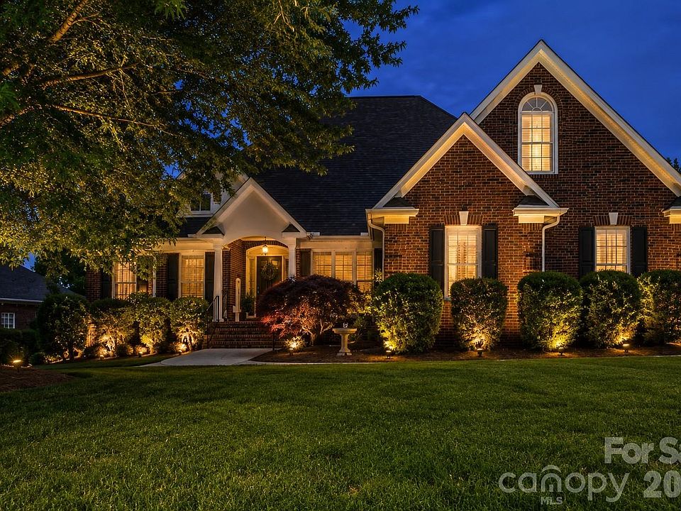 1st image of 218 Kaitlyn Ln