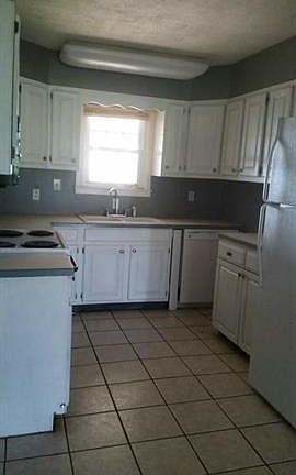 5th image of 867 Sammons St