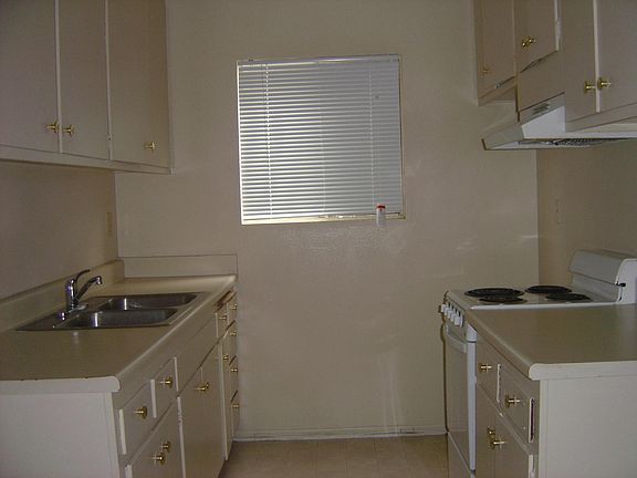 4th image of 6360 Whipporwill St APT 4