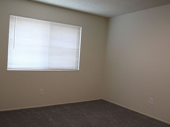 4th image of 615 Lexington Ave APT C