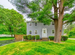 16 Garrison Dr, Plainville, MA 02762
