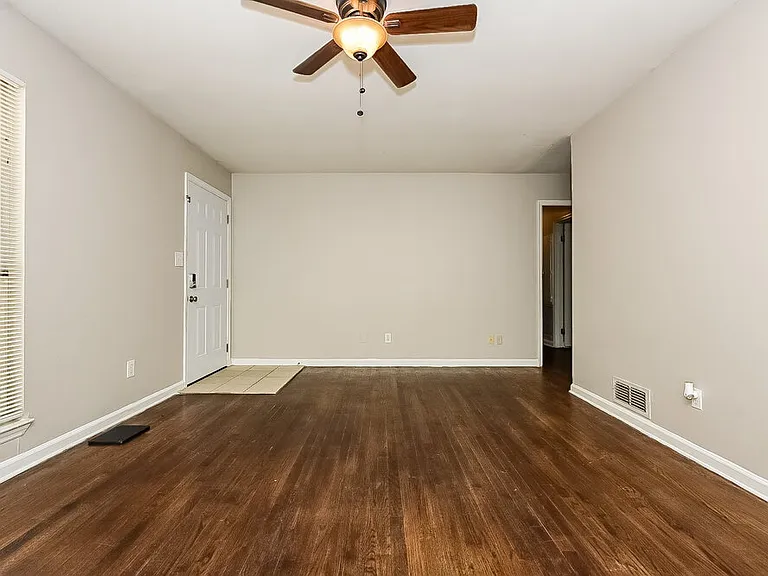 6637 Imperial Dr — Photo 4