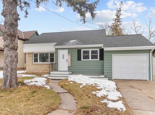 224 Green Bay Rd, Denmark, WI 54208