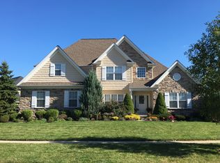 31957 Pondside Dr, Avon Lake, OH 44012