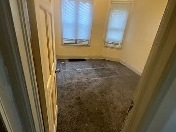 2nd image of 2903-2905 W Pierce St #2903