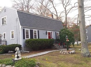 245 Twin Fawn Dr, Hanover, MA 02339