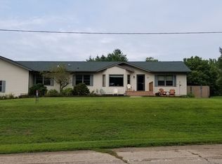 24990 Como Rd, Sterling, IL 61081