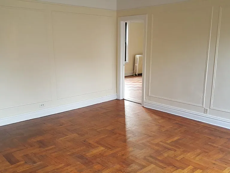 15 Intervale Pl #4B — Photo 6