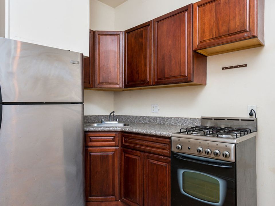 1st image of 163 Humboldt St #2F