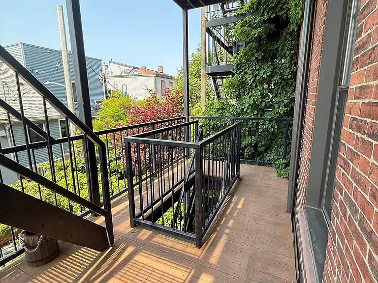 187 Webster St #2 — Photo 16