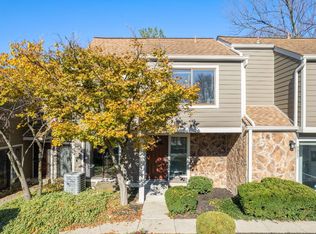 9975 Timbers Dr, Blue Ash, OH 45242