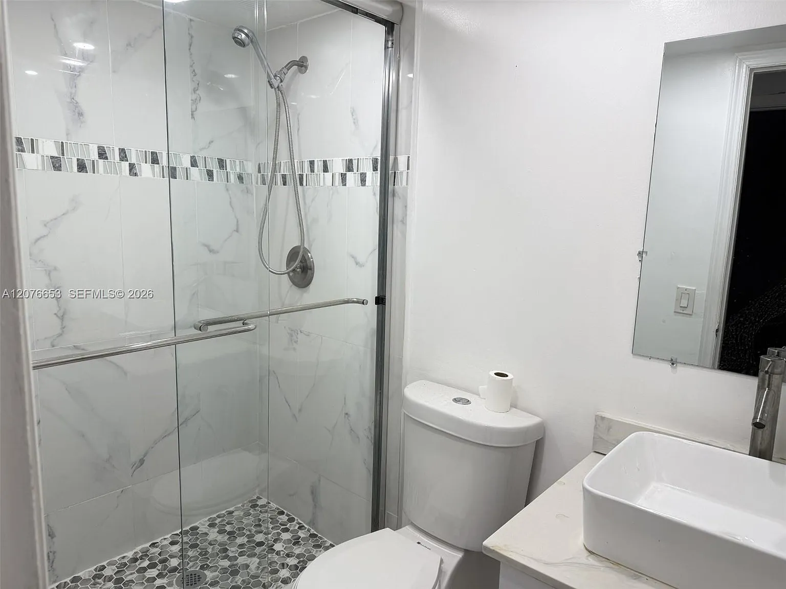 Focsa Condo — Photo 3