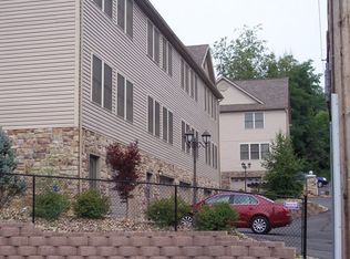 5 Pineview Pl, Morgantown, WV 26505