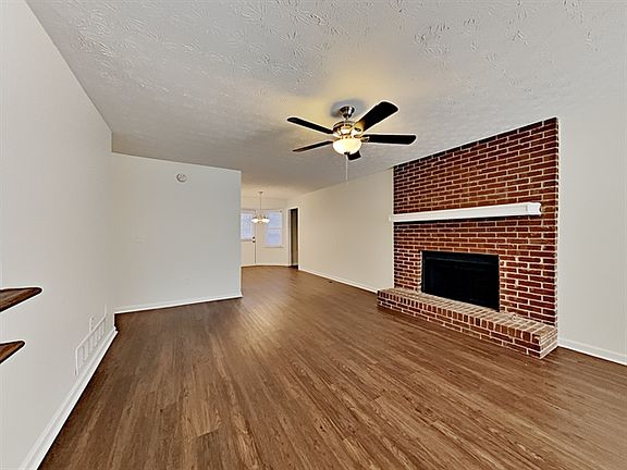 5th image of 2081 Oak Village Ln