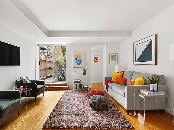 3rd image of 322 W 85th St
