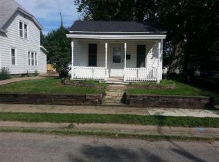 445 N Court St, Platteville, WI 53818