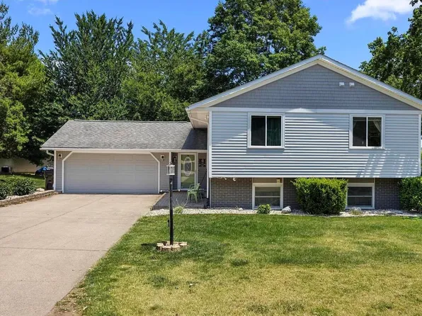 212 N Ostrom Ave, Princeville, IL 61559