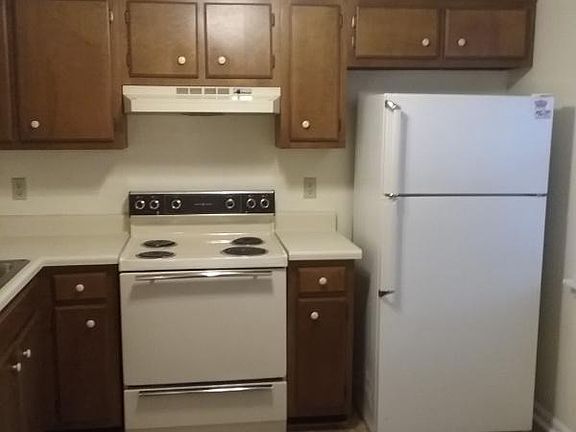 2nd image of 3105 Conviser Dr